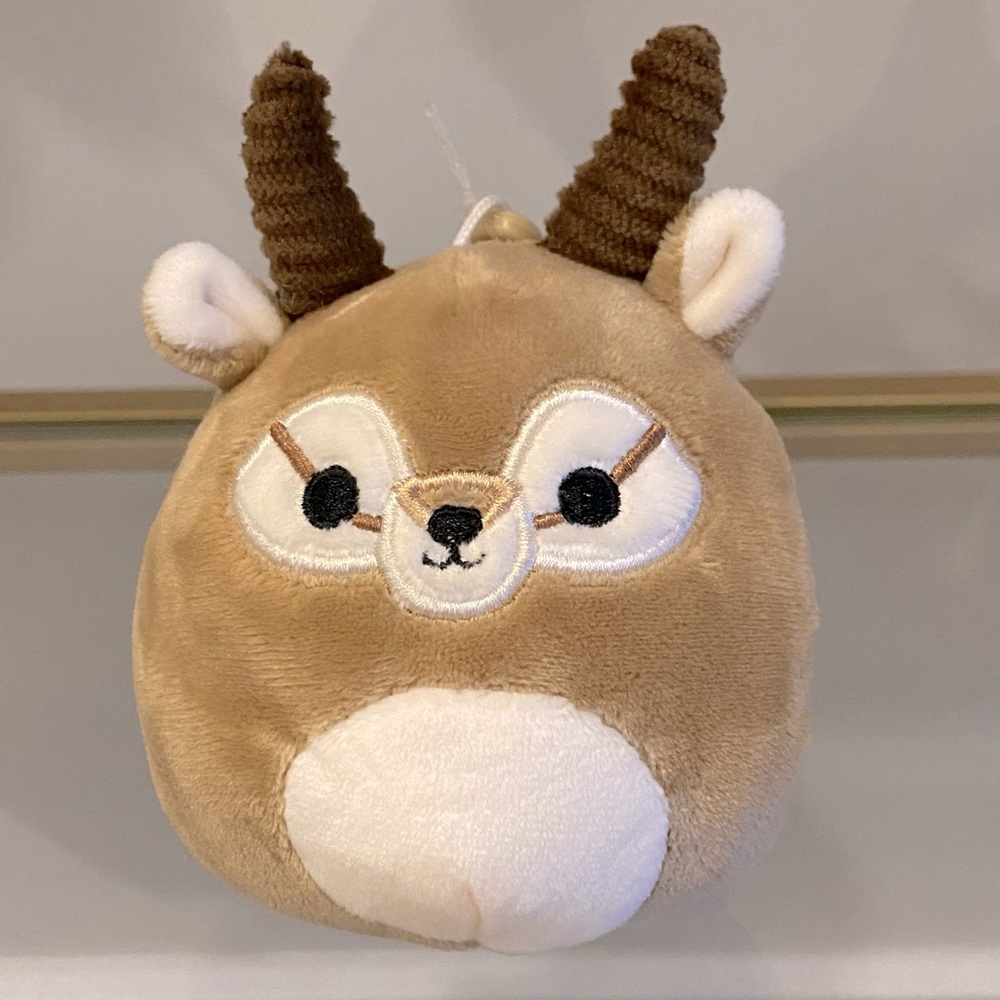 Squishmallow 3.5 Clip - Adila the Antelope